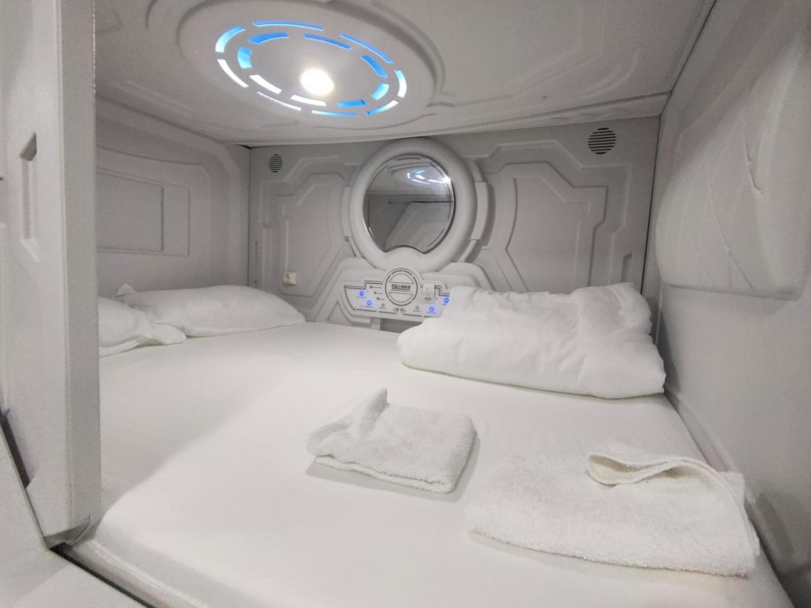 Just Hostel Capsules Alicante Ngoại thất bức ảnh