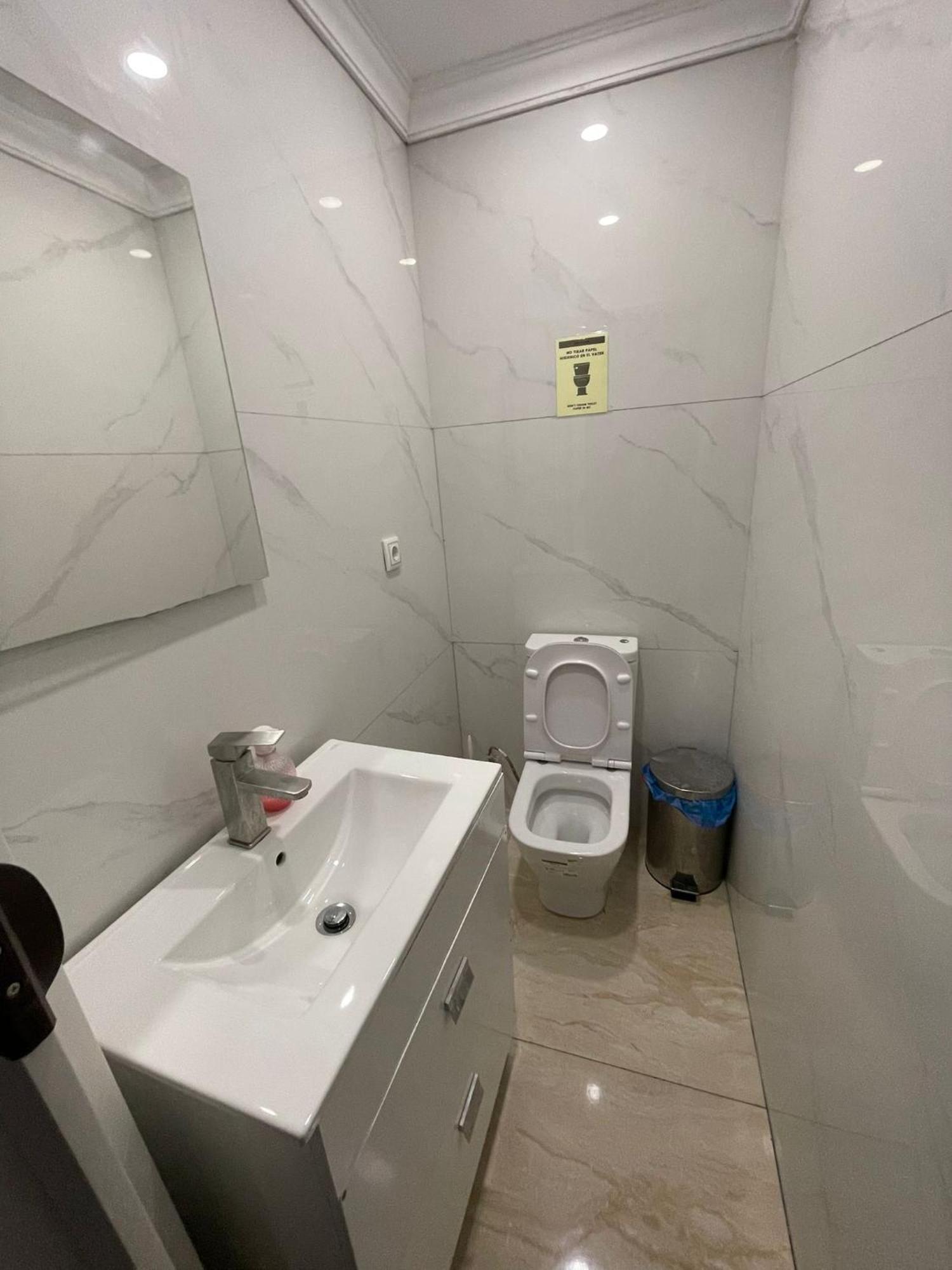 Just Hostel Capsules Alicante Ngoại thất bức ảnh
